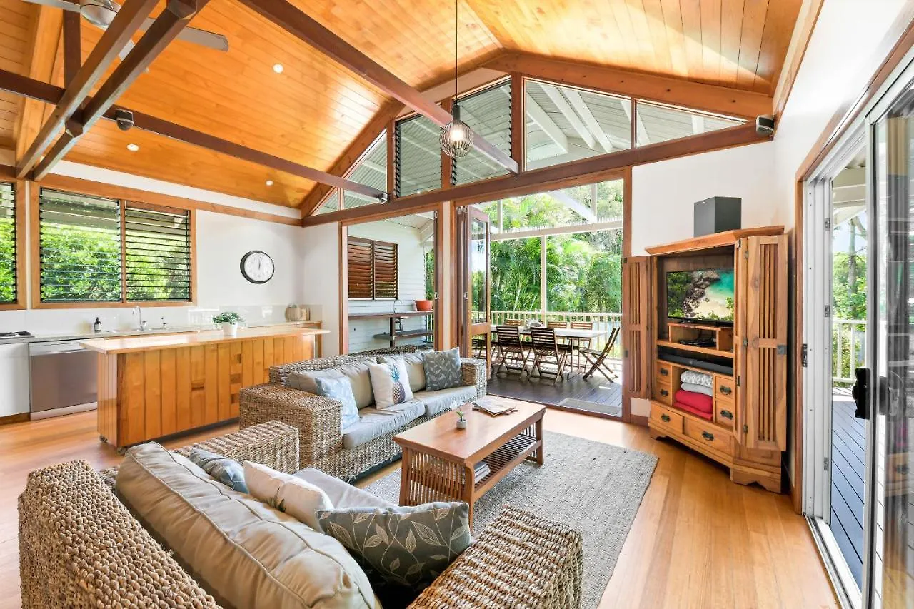 Serenity - Mudjimba - Pet Friendly Holiday Home 0*,